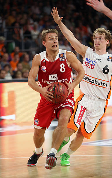 却也必须抱 却也必须抱